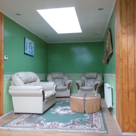 Hostal South Wind I Пуерто Наталес Екстериор снимка